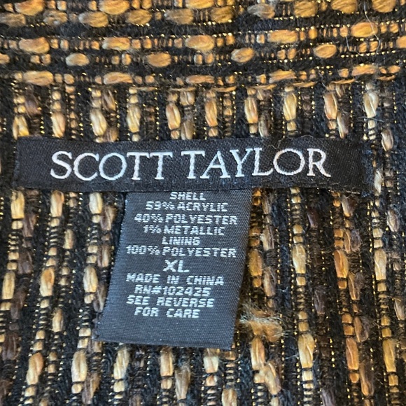 Elegant Black and Gold Women's Blazer - Picture 6 of 7